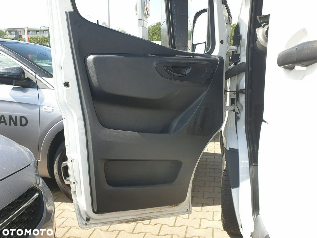 Mercedes-Benz Sprinter - 11
