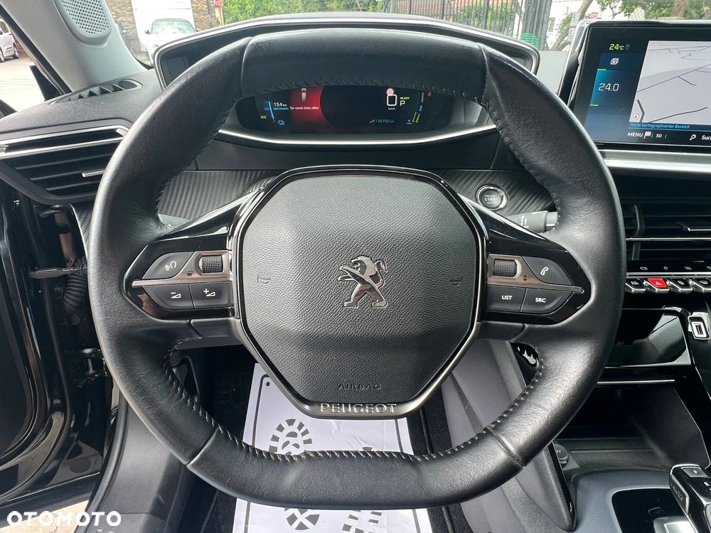 Peugeot 2008 136 Allure - 17