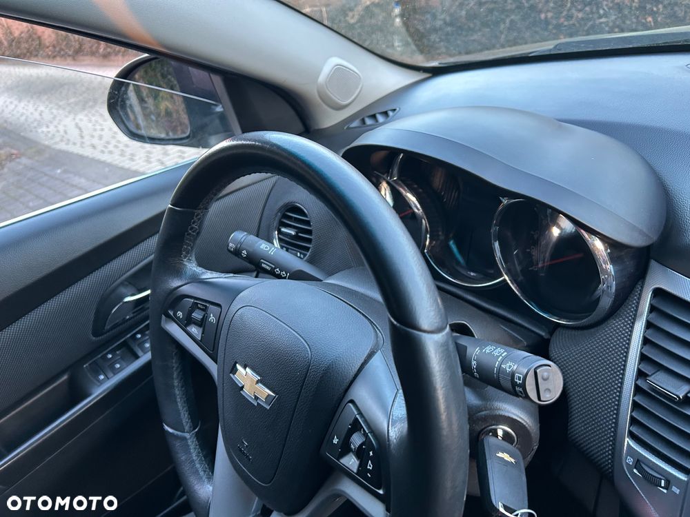 Chevrolet Cruze 1.8 LTZ - 28