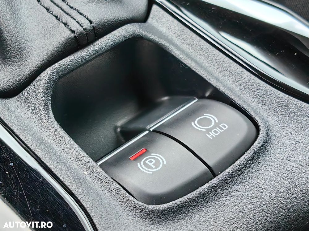 Toyota Corolla 1.8 HSD Business - 29