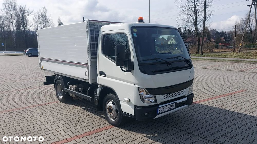 Mitsubishi FUSO CANTER - 2