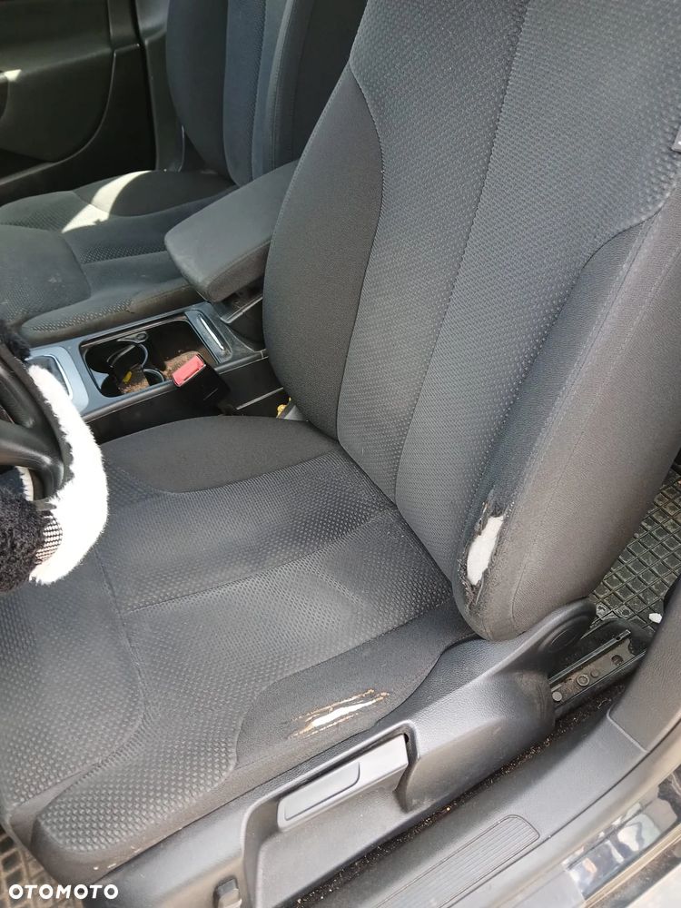 Volkswagen Passat 1.9 TDI Comfortline - 5