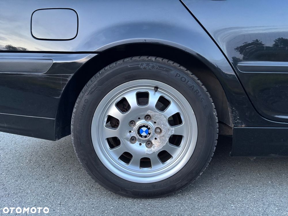 BMW Seria 3 318i - 10