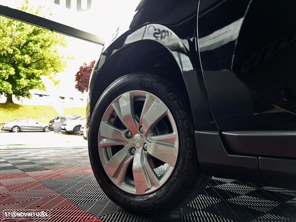 Peugeot 2008 1.2 PureTech Allure - 14
