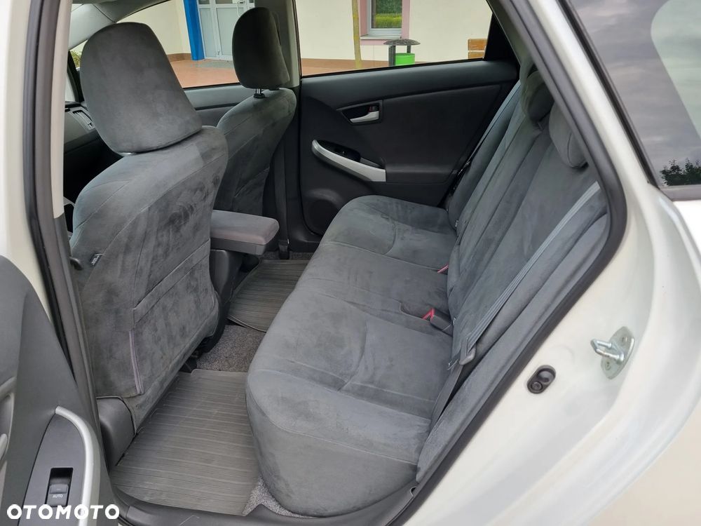 Toyota Prius (Hybrid) Life - 7