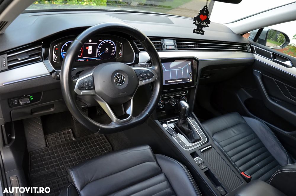 Volkswagen Passat - 15