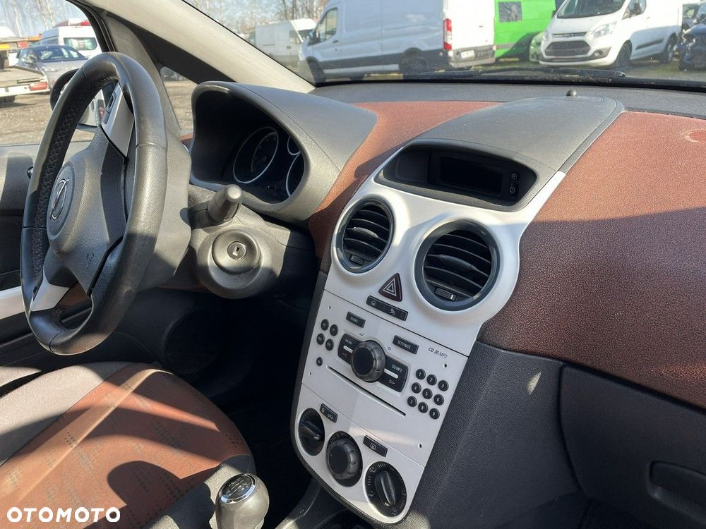 Opel Corsa 1.4 16V Selection - 9