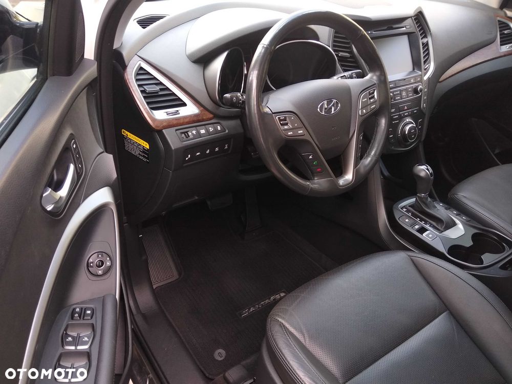 Hyundai Grand Santa Fe - 5