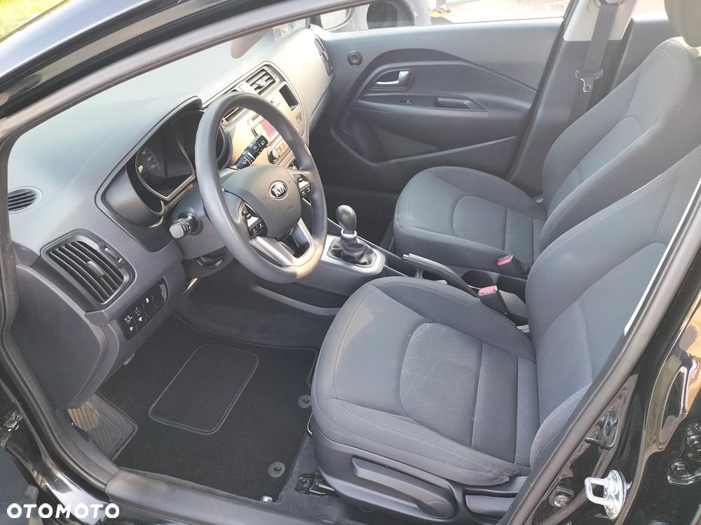 Kia Rio - 18