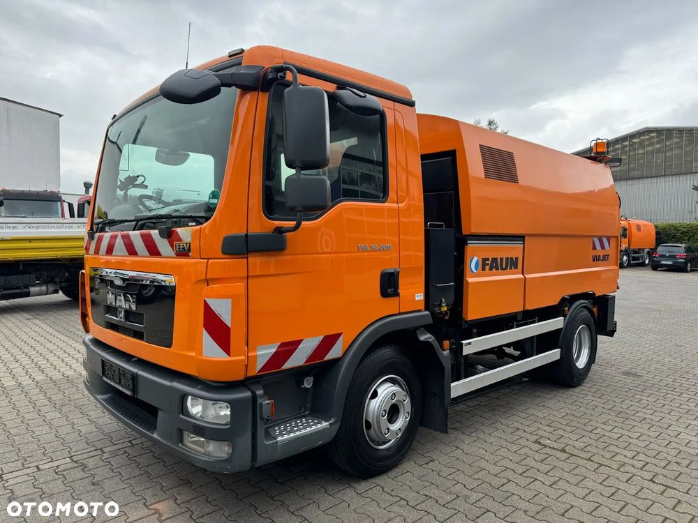MAN 12.220 4x2 BL EURO5 ZAMIATARKA VIAJET 5RHS - 1