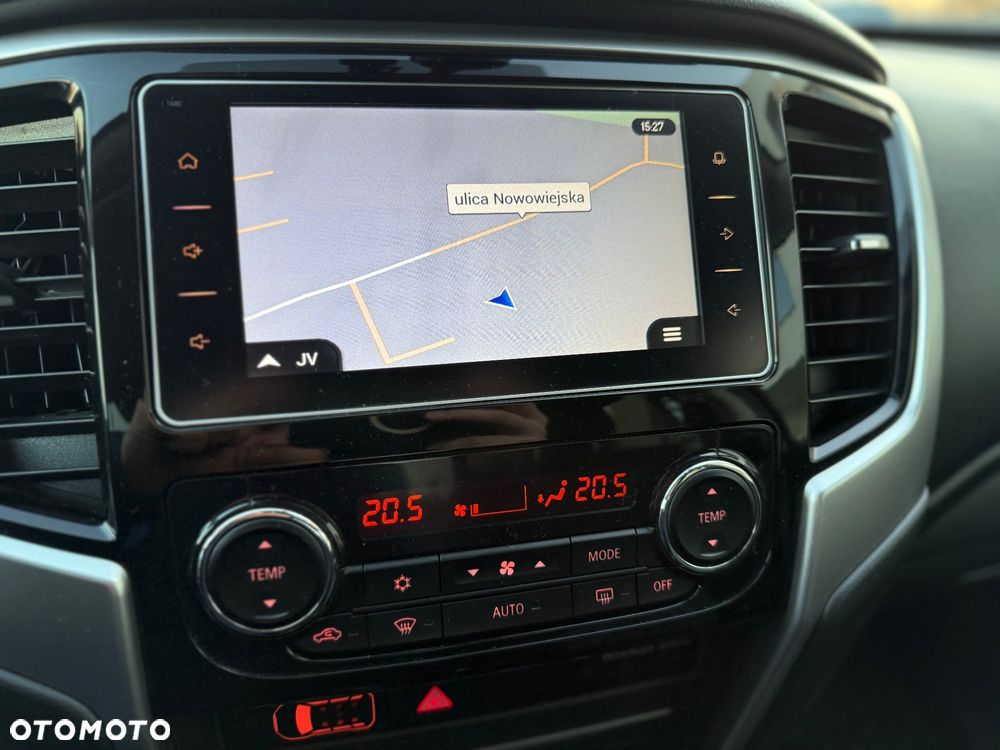 Mitsubishi L200 2.2 d DC Power Instyle Plus - 14