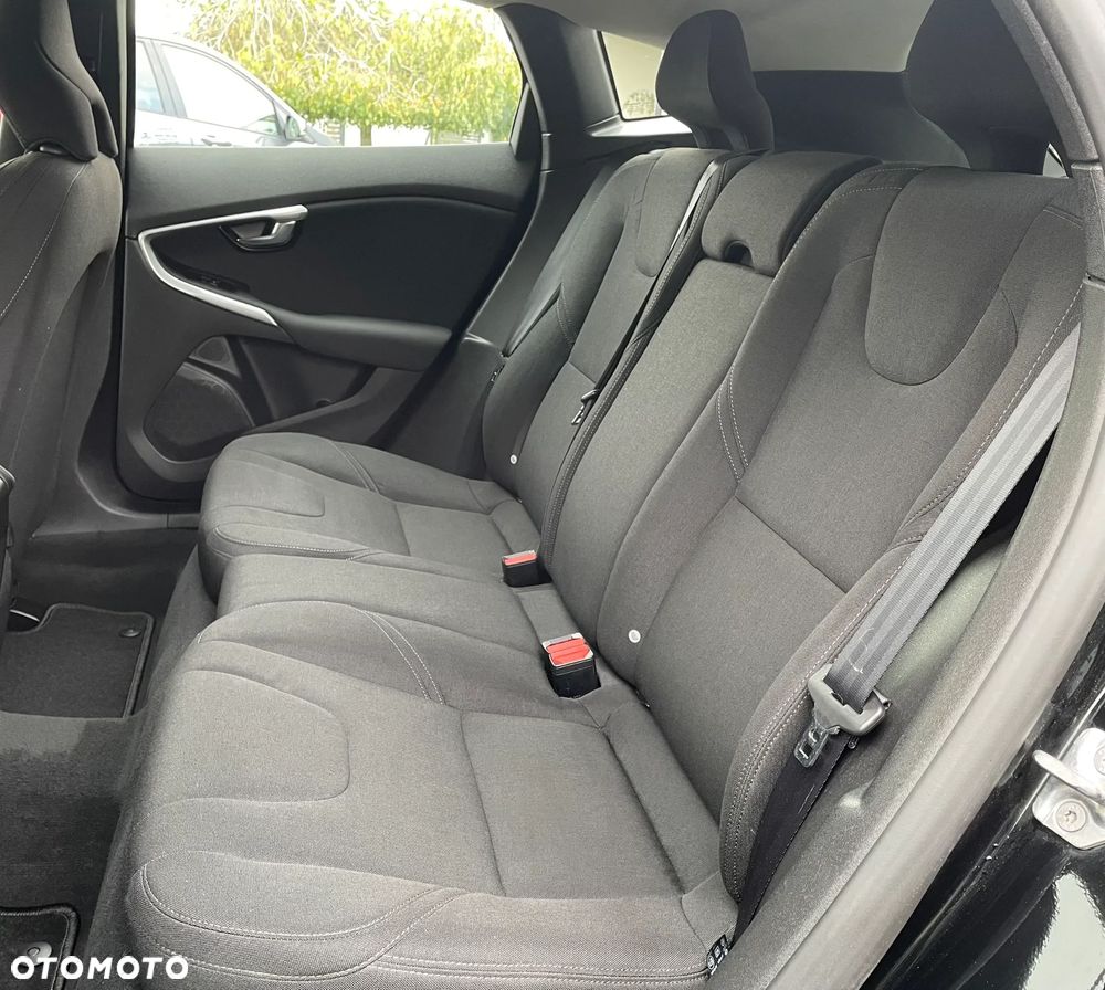 Volvo V40 D2 Momentum - 10