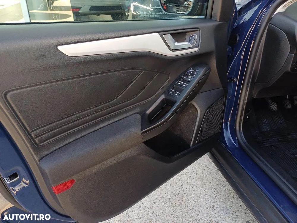Ford Focus 1.0 EcoBoost Trend - 9