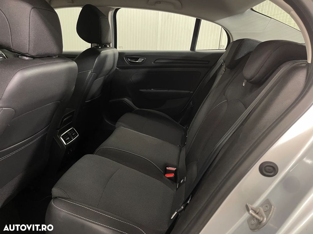 Renault Megane TCe 140 GPF Equilibre - 12