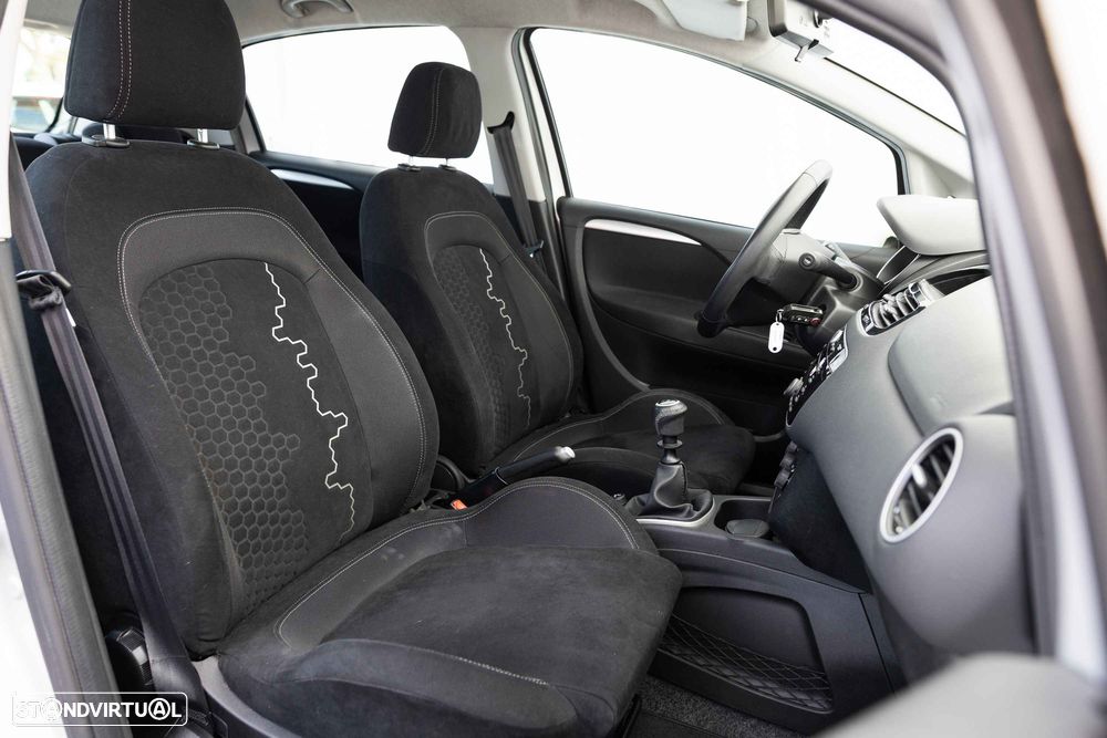 Fiat Punto 1.2 Lounge S&S - 37