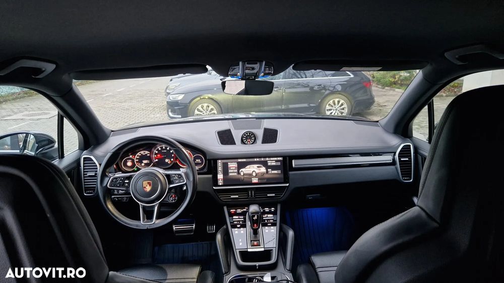 Porsche Cayenne - 7