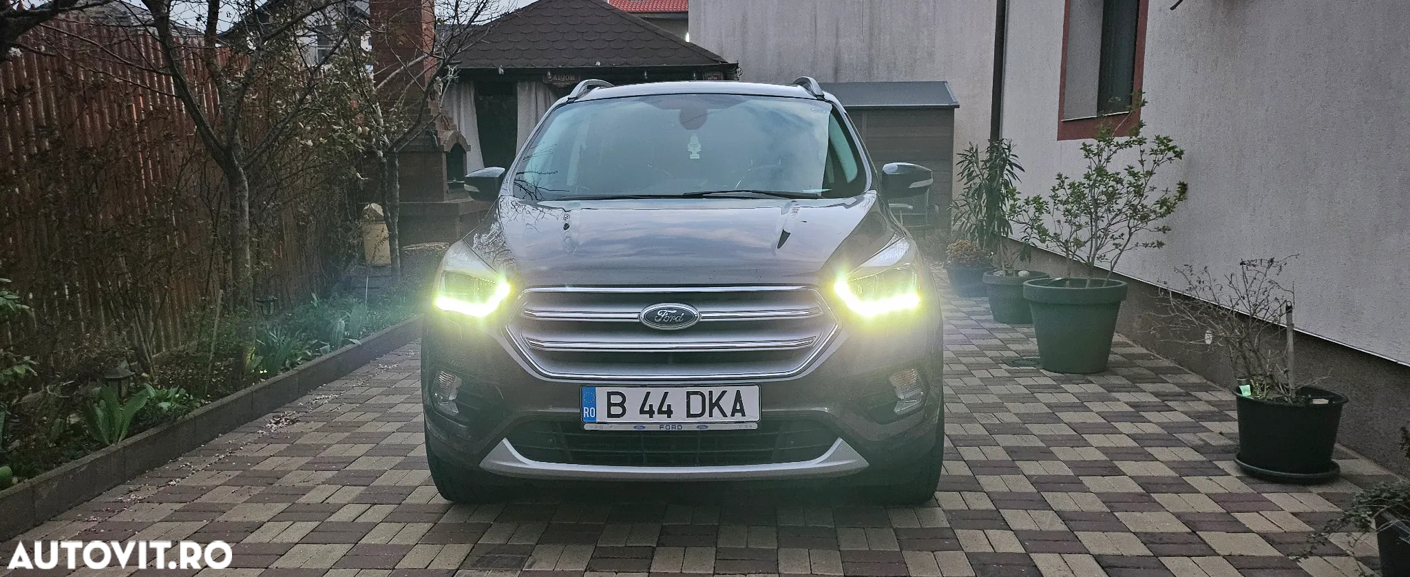 Ford Kuga 2.0 TDCi 4WD Powershift Titanium - 2