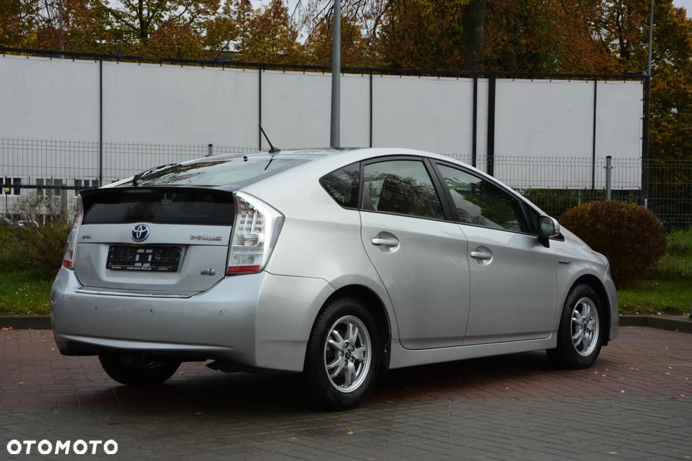 Toyota Prius 1.8 HSD Prestige - 4
