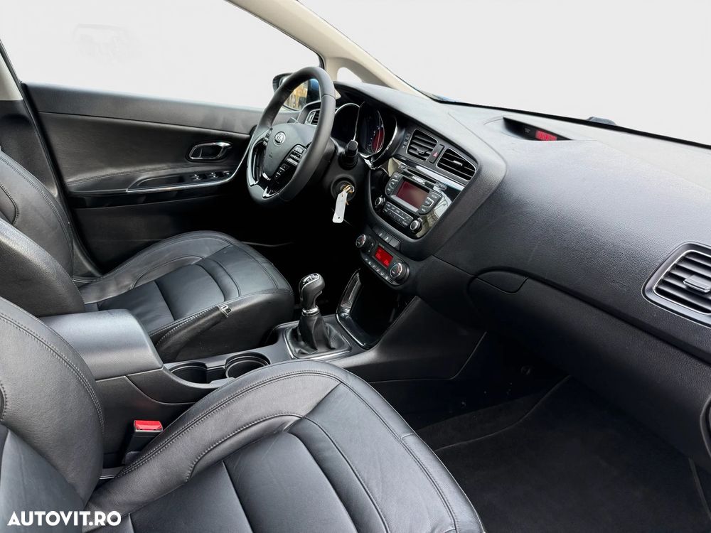 Kia Ceed - 9