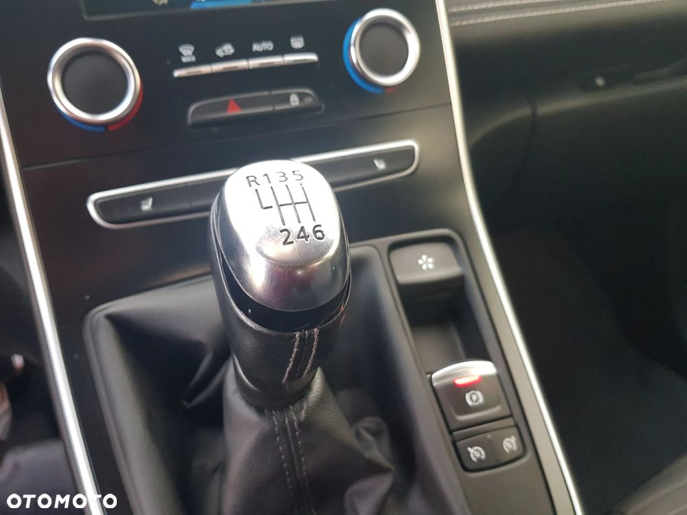 Renault Scenic ENERGY TCe 130 BOSE EDITION - 16