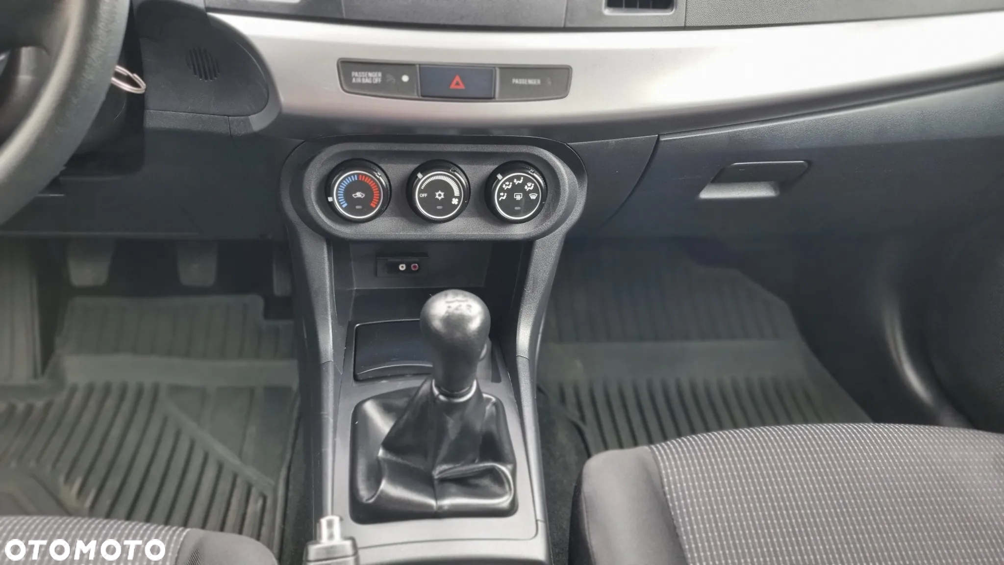 Mitsubishi Lancer 1.5 - 26