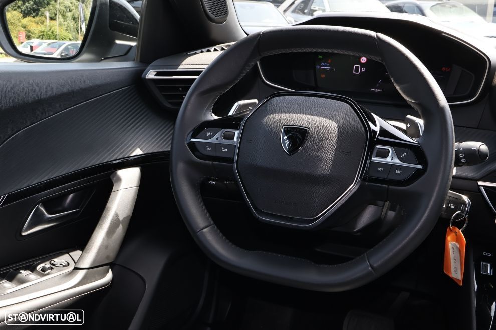 Peugeot 2008 1.2 Hybrid Allure e-DCS6 - 8
