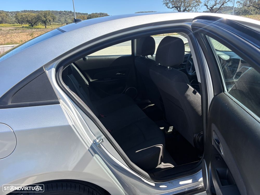 Chevrolet Cruze 1.6 LS - 20