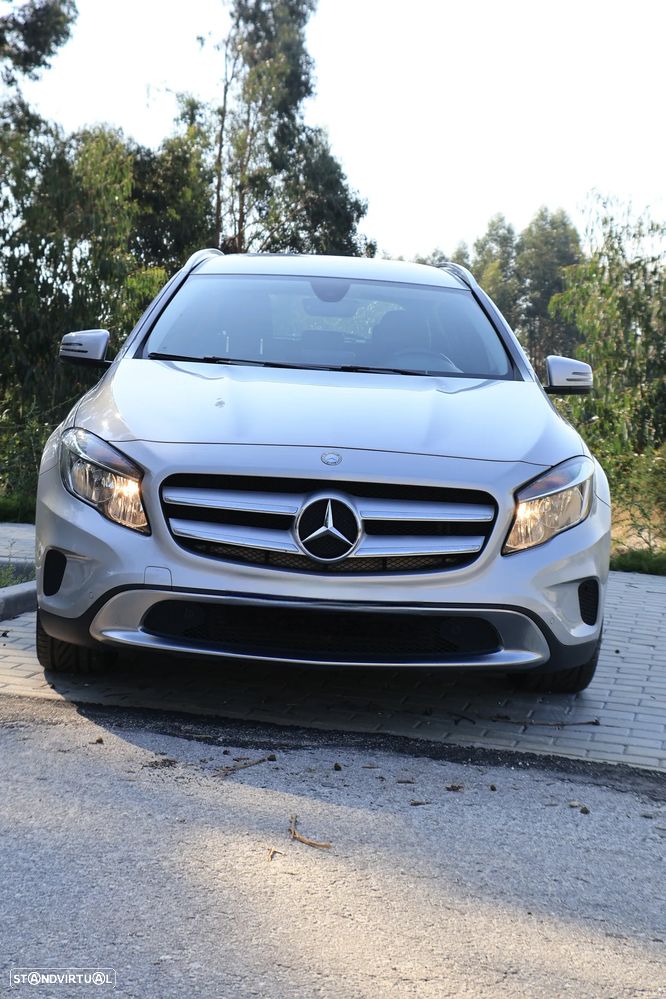 Mercedes-Benz GLA 200 - 1