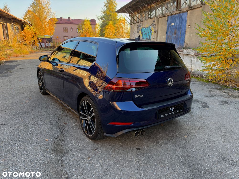 Volkswagen Golf - 5