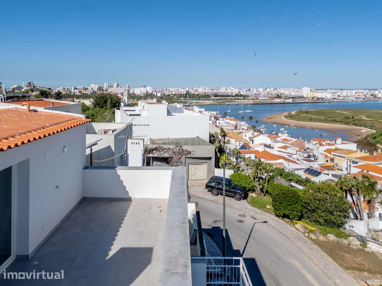 Apartamento T2+ Sótão habitável  Duplex em Ferragudo – onde o rio enco - Grande imagem: 3/29
