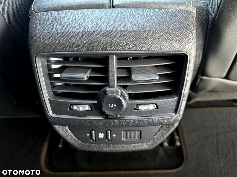 Peugeot 5008 - 32