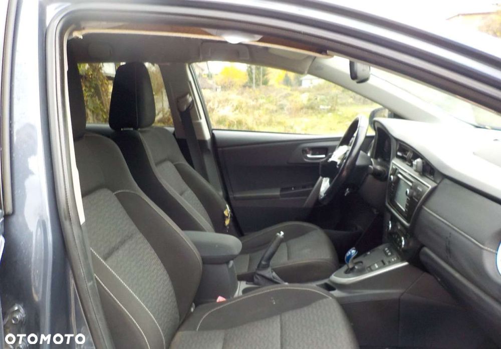 Toyota Auris - 16