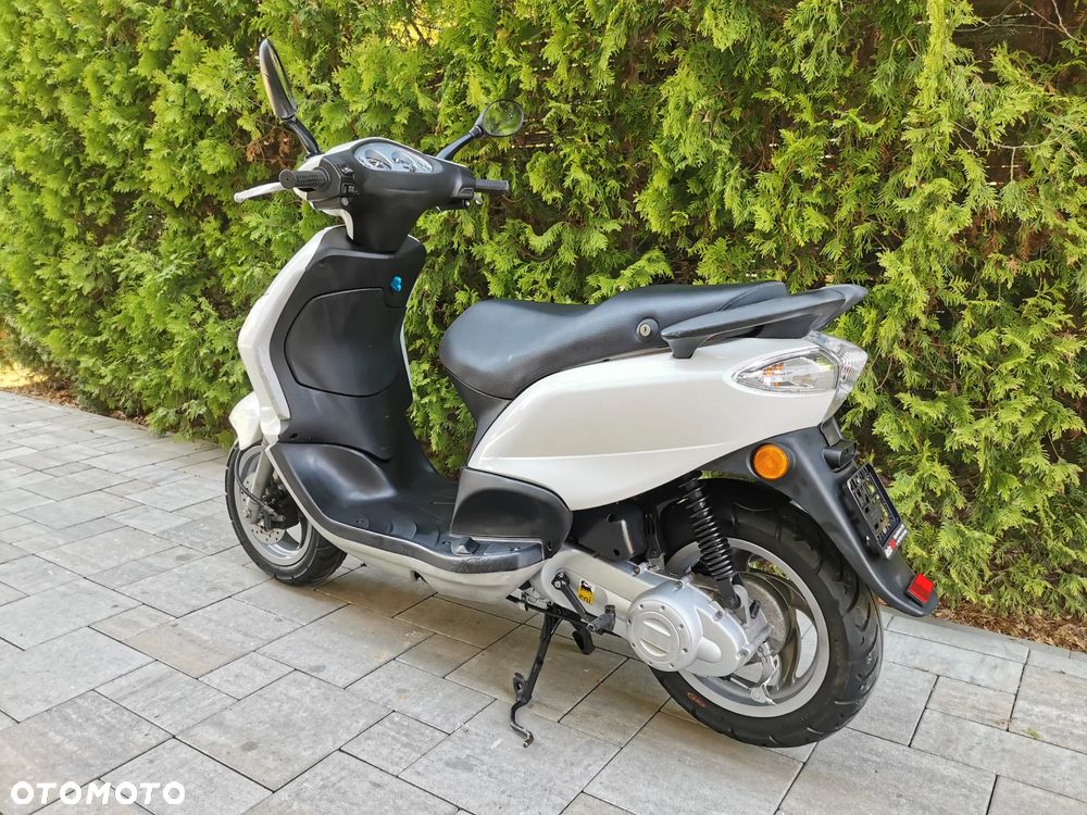 Piaggio FLY - 4