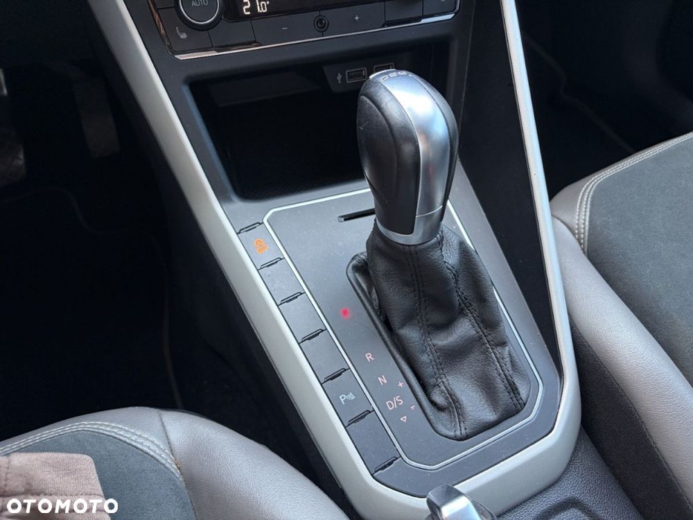 Volkswagen Polo 1.0 TSI DSG Highline - 26