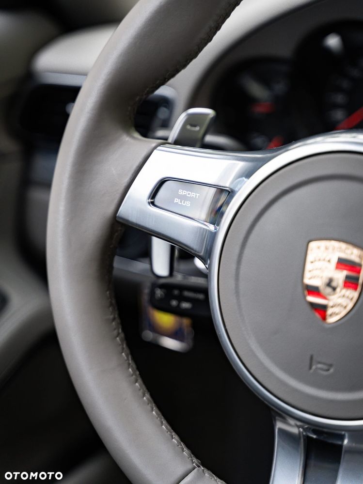 Porsche 911 Carrera PDK - 13