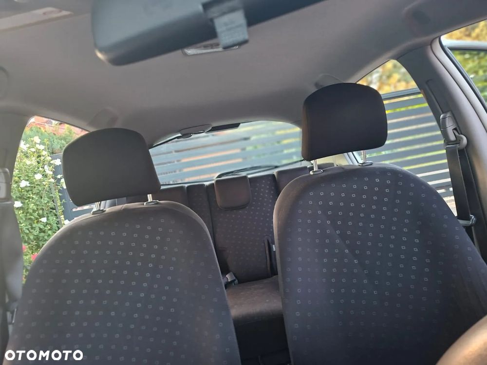 Toyota Yaris - 14