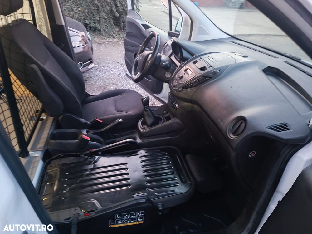 Ford Transit Courier - 7