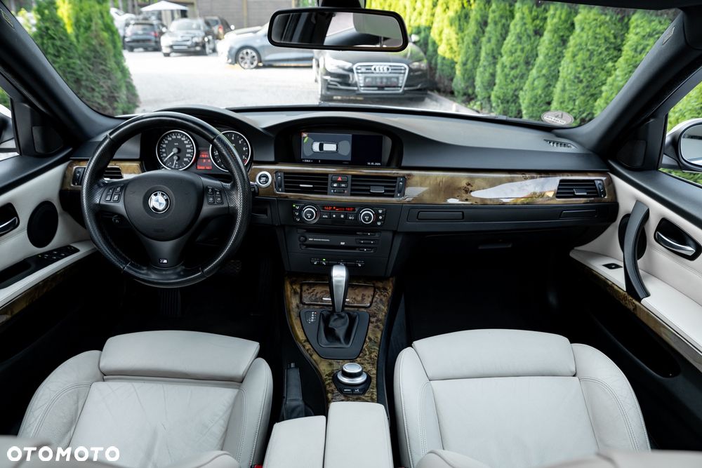 BMW Seria 3 330xi - 27
