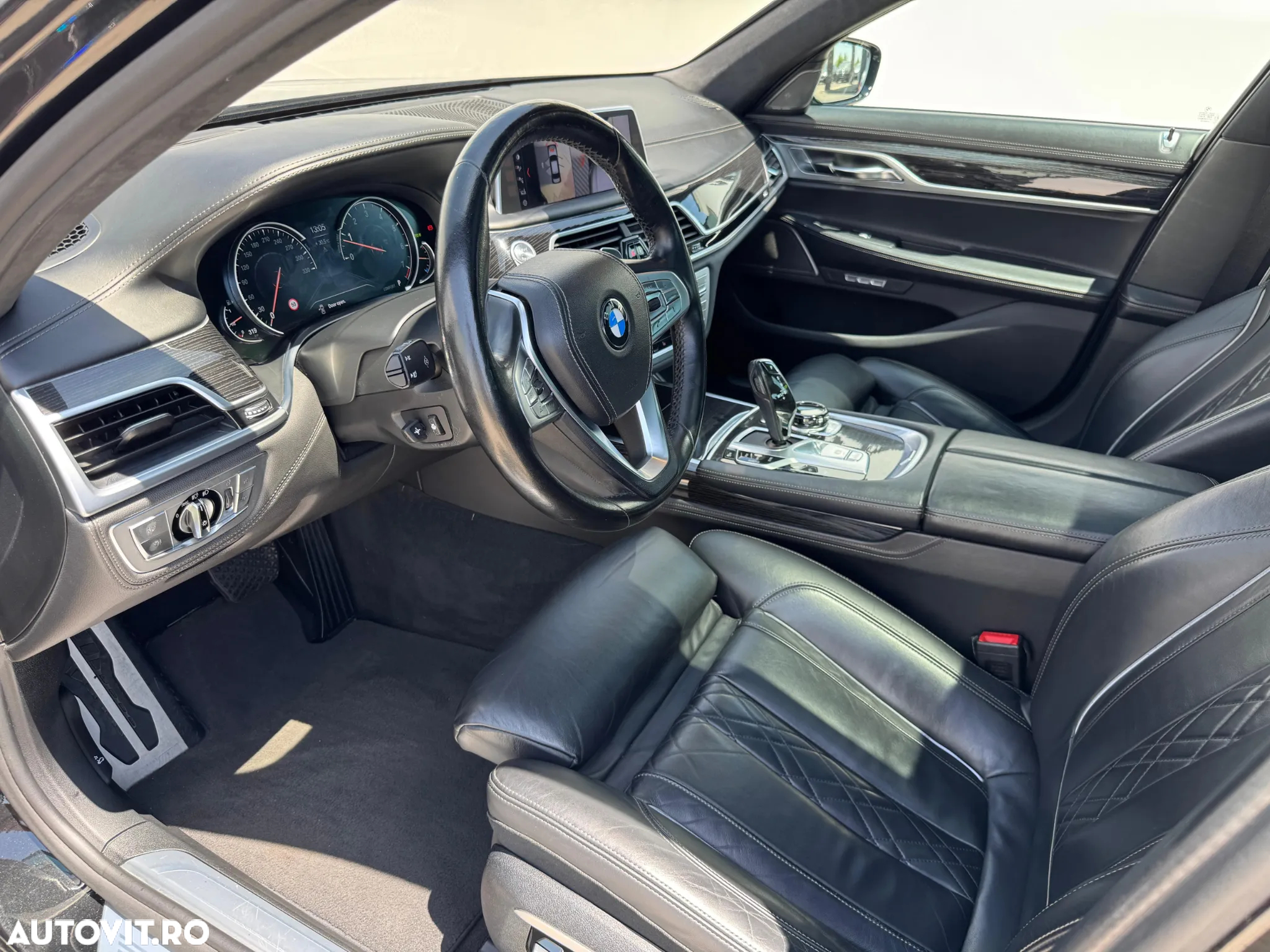 BMW Seria 7 750i xDrive - 8