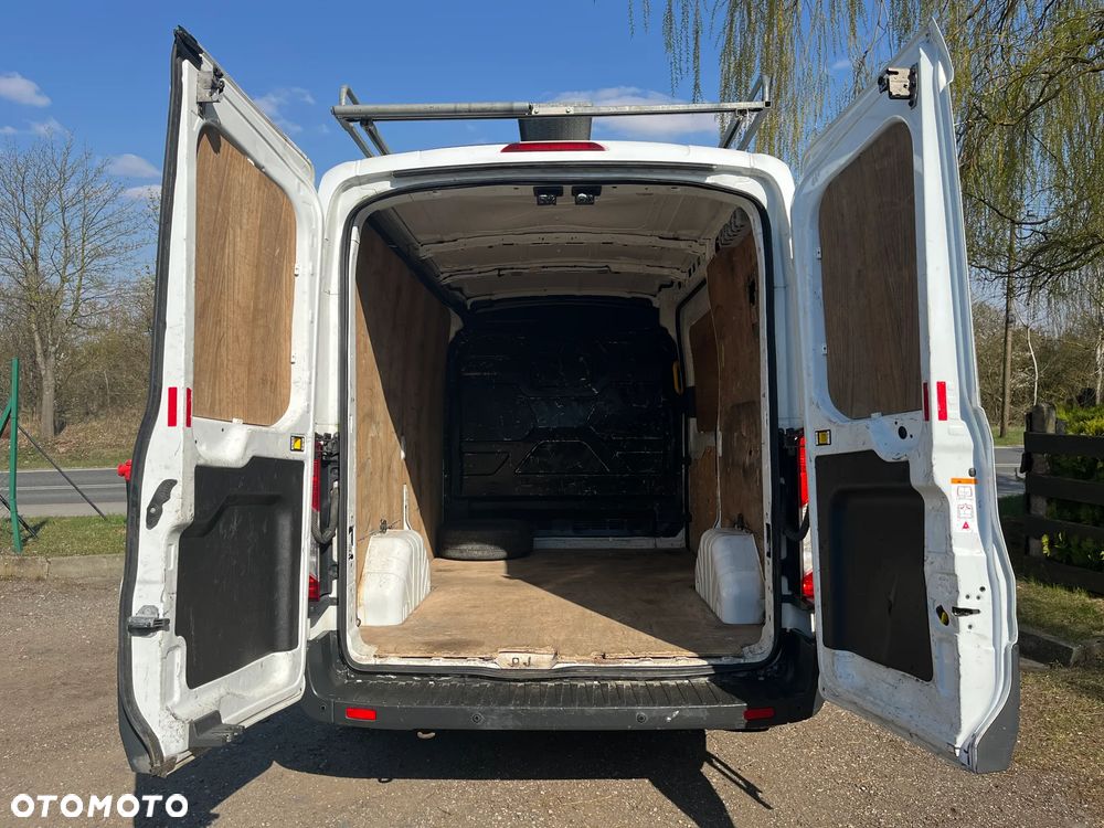 Ford Transit - 13