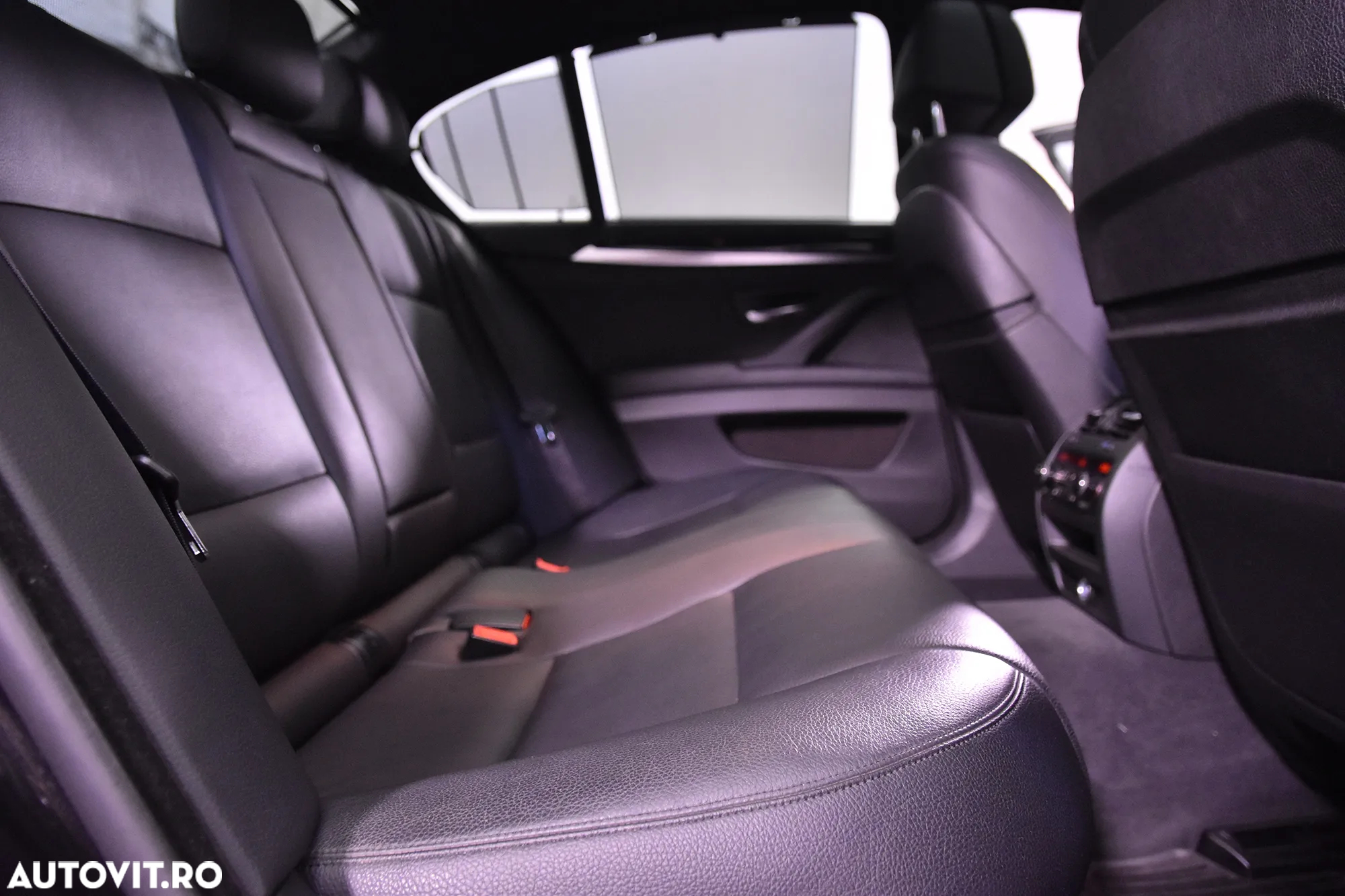 BMW Seria 5 535d xDrive AT - 12