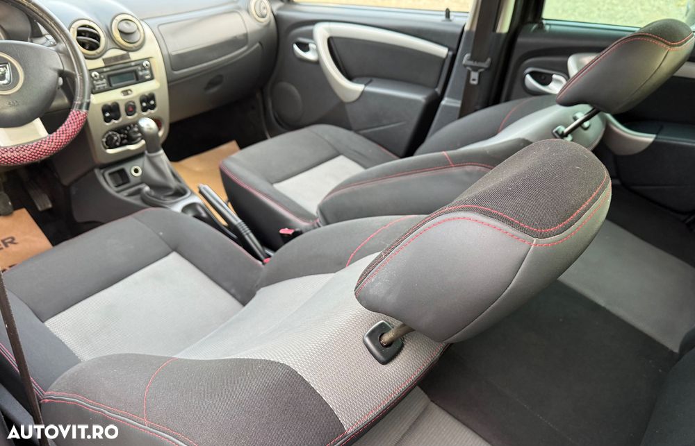 Dacia Duster 1.6 4x2 Laureate - 35