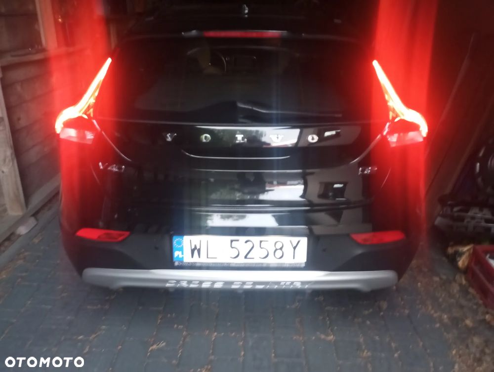 Volvo V40 Cross Country D2 Momentum - 25