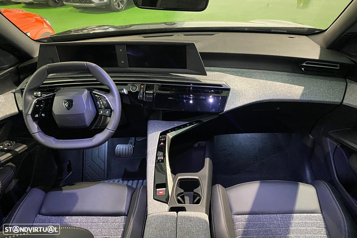 Peugeot 3008 1.2 Hybrid Allure e-DCS6 - 7