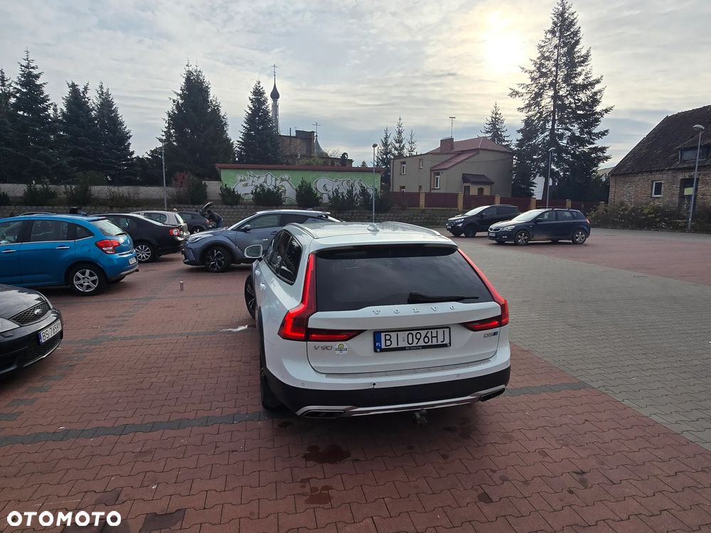 Volvo V90 Cross Country - 24