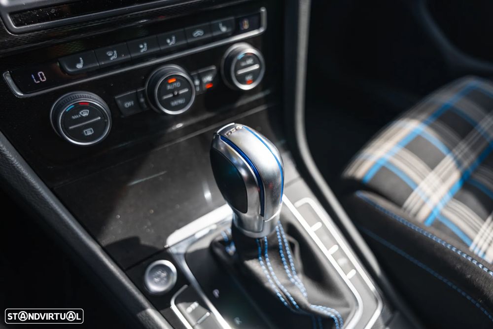 VW Golf 1.4 GTE Plug-In-Hybrid DSG - 16