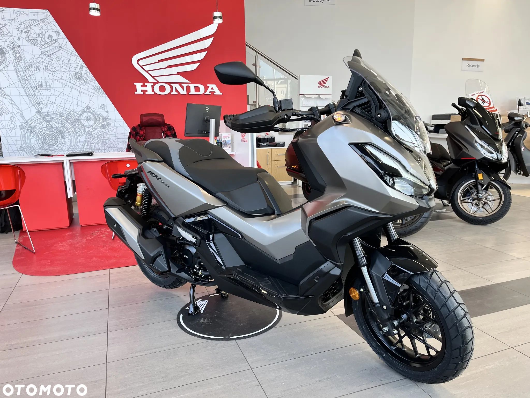 Honda ADV350 - 1