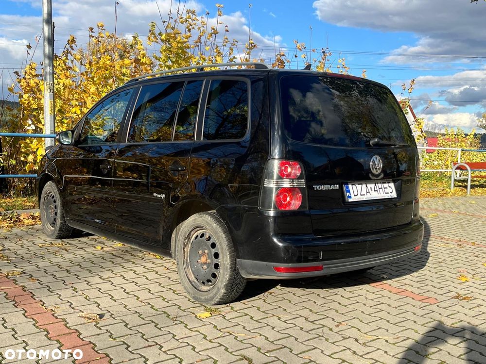 Volkswagen Touran 1.6 Trendline - 4
