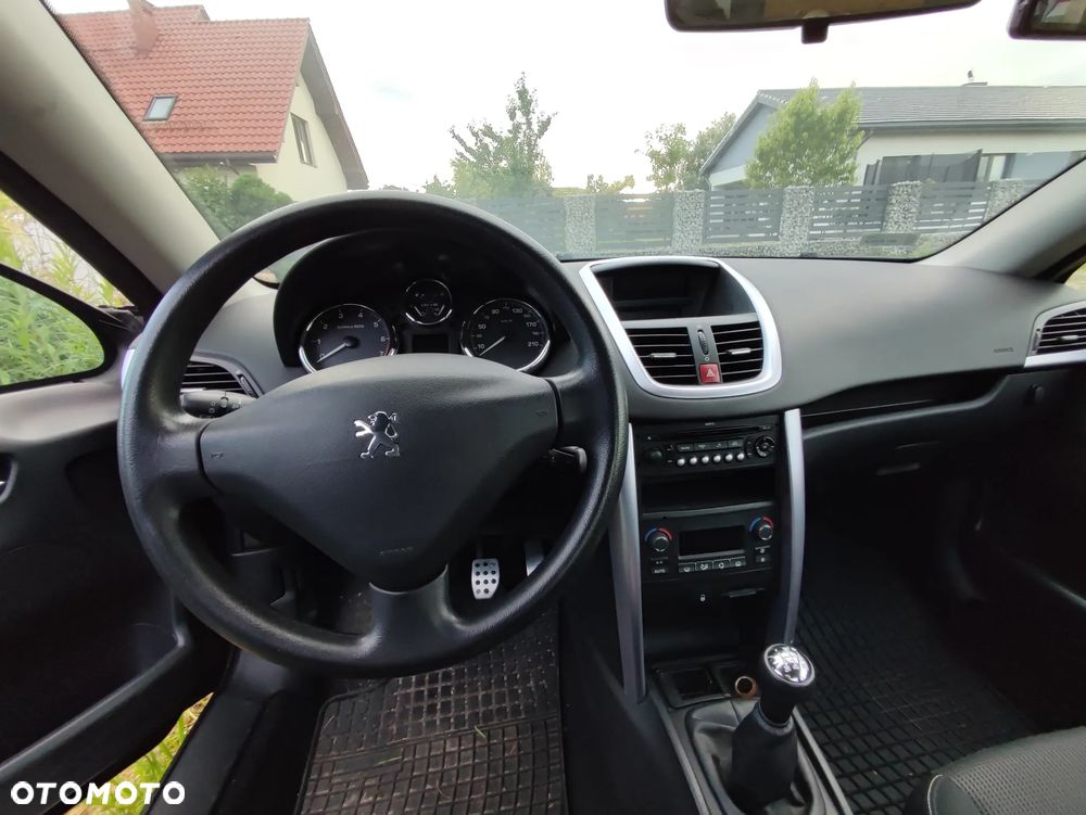 Peugeot 207 CC - 2