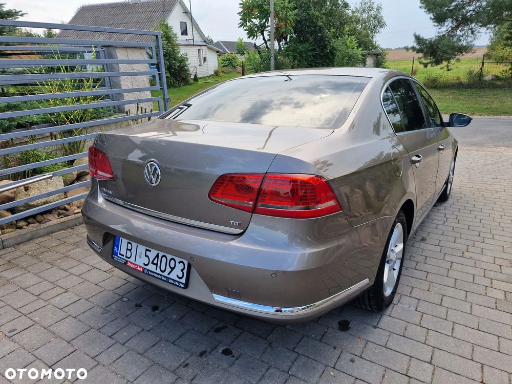 Volkswagen Passat - 8